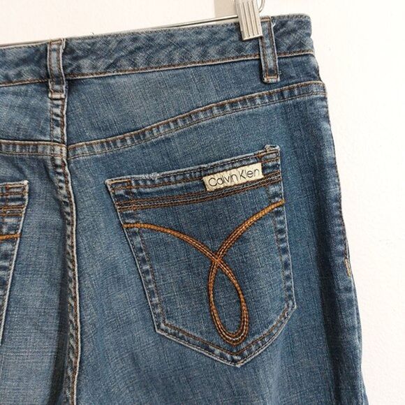Calvin Klein Medium Wash Flare Jeans Women's Size 6 / 30 - Picture 8 of 12